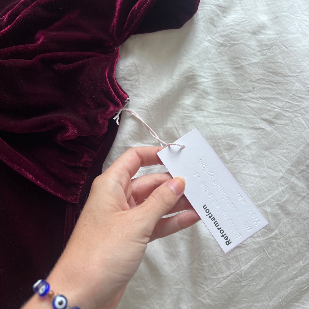 Reformation off-shoulder velvet dress - Picture 8 of 8